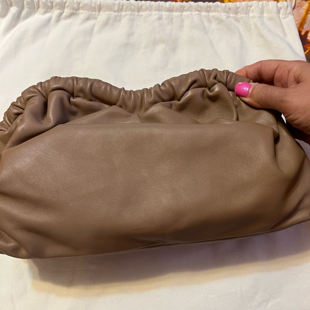 Mansur Gabriel clutch medium size.